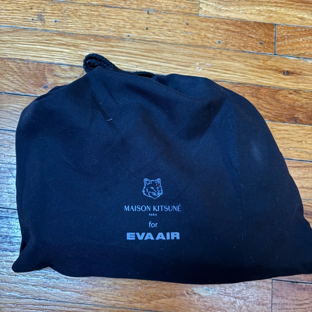 Maison Kitsuné EVA Air Black business class amenity set kit